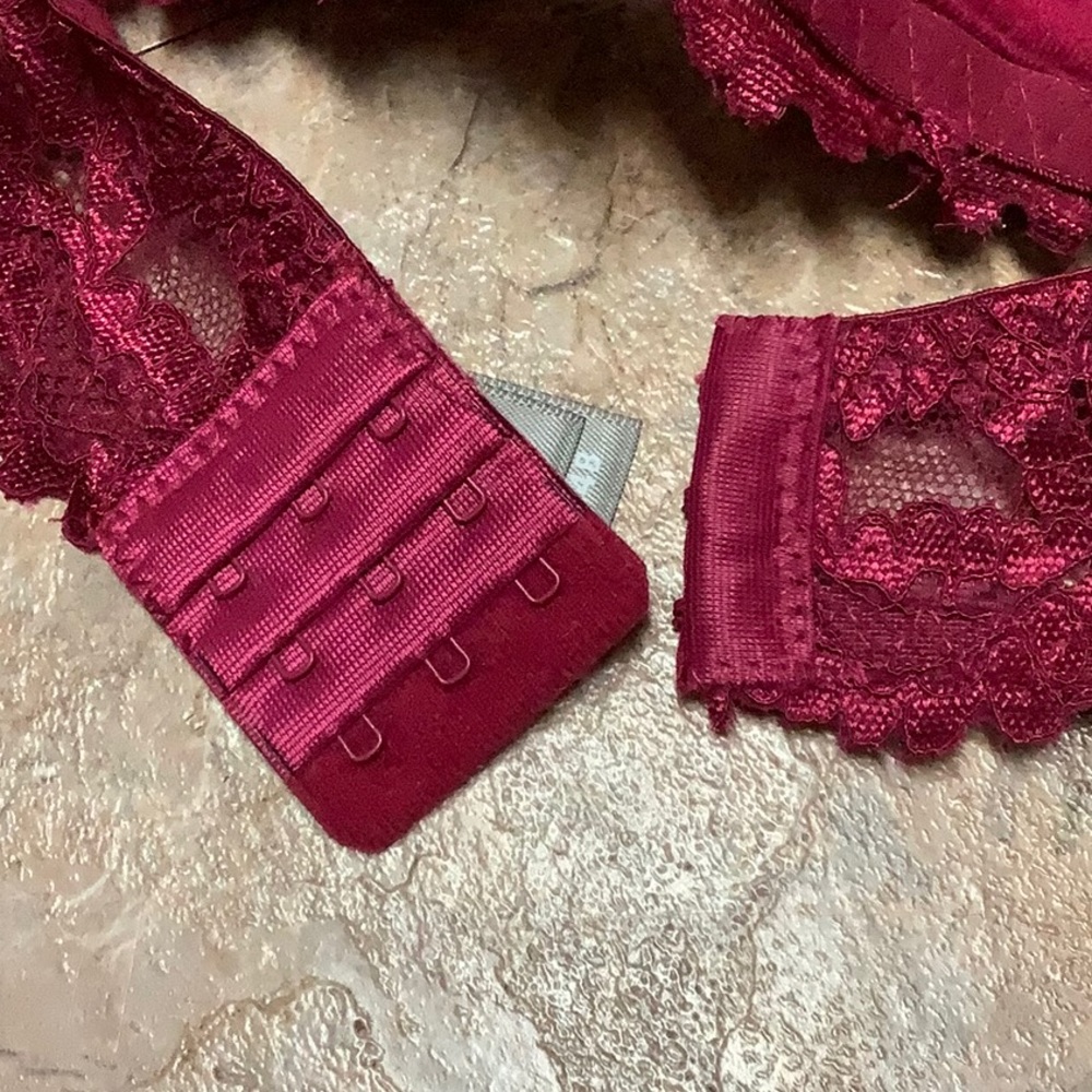⚠️ Daisy Fuentes intimates lace back bra - Picture 6 of 8